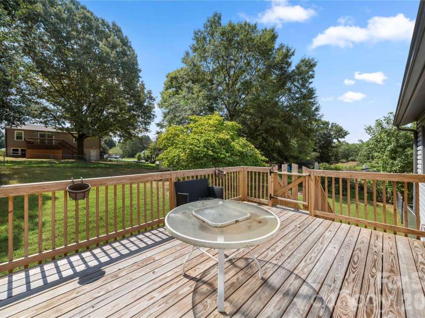 1810 Oak Hollow Road, Gastonia, NC 28054.  MLS# CAR4419101, YatesRealty ID 47553. 