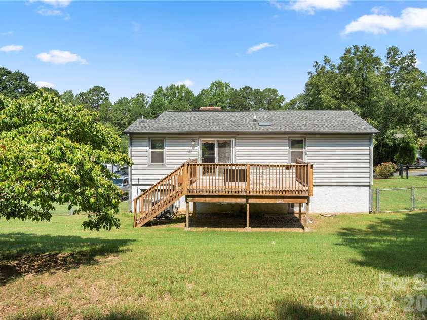 1810 Oak Hollow Road, Gastonia, NC 28054.  MLS# CAR4419101, YatesRealty ID 47553. 