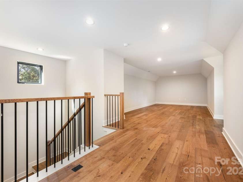 1121 Condon Street, Charlotte, NC 28216.  MLS# CAR4309590, YatesRealty ID 47555. 