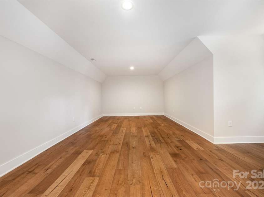 1121 Condon Street, Charlotte, NC 28216.  MLS# CAR4309590, YatesRealty ID 47555. 