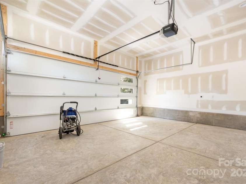 1121 Condon Street, Charlotte, NC 28216.  MLS# CAR4309590, YatesRealty ID 47555. 