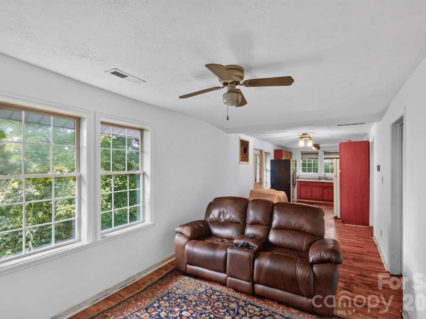 1324 Low Gap Road, Hendersonville, NC 28792.  MLS# CAR4414417, YatesRealty ID 47556. 