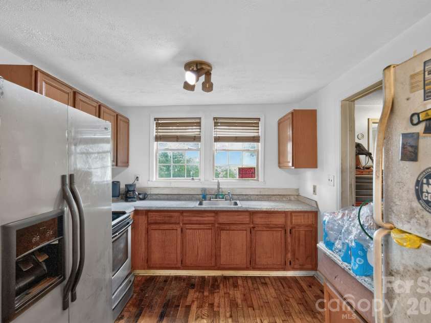 1324 Low Gap Road, Hendersonville, NC 28792.  MLS# CAR4414417, YatesRealty ID 47556. 