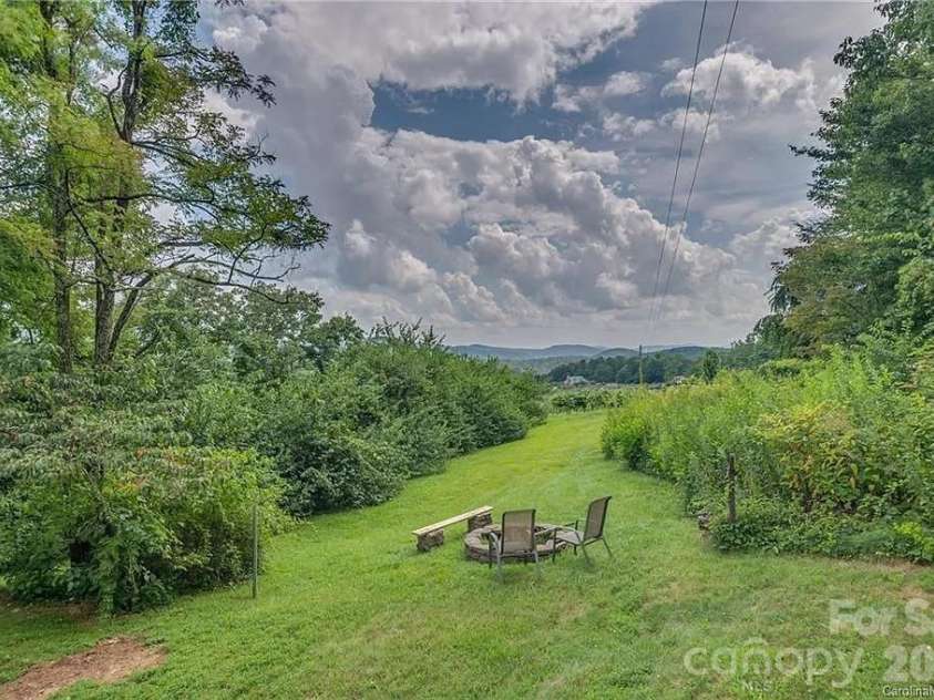 1324 Low Gap Road, Hendersonville, NC 28792.  MLS# CAR4414417, YatesRealty ID 47556. 