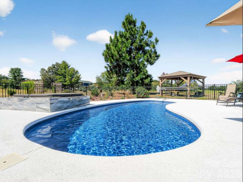 1035 Mcmillan Road, Cheraw, SC 29520.  MLS# CAR4327864, YatesRealty ID 47557. 