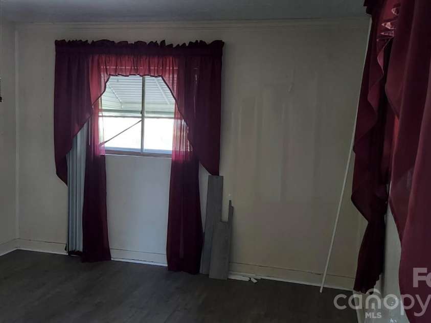 109 Barbara Avenue, Mount Airy, NC 27030.  MLS# CAR4419336, YatesRealty ID 47557. 