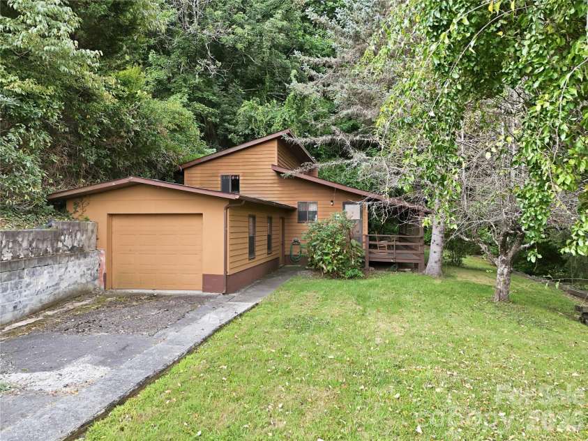 128 Wildcherry Hill Road, Maggie Valley, NC 28751.  MLS# CAR4416559, YatesRealty ID 47559. 
