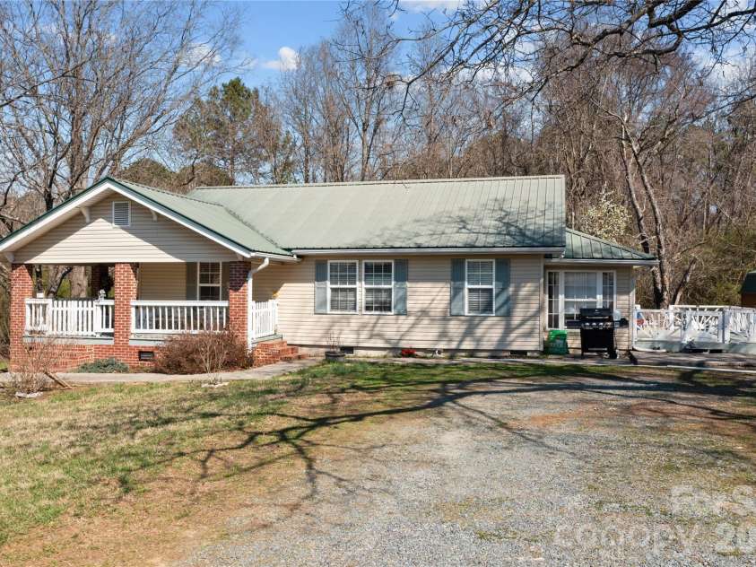 404 Moss Springs Road, Albemarle, NC 28001.  MLS# CAR4419311, YatesRealty ID 47560. 