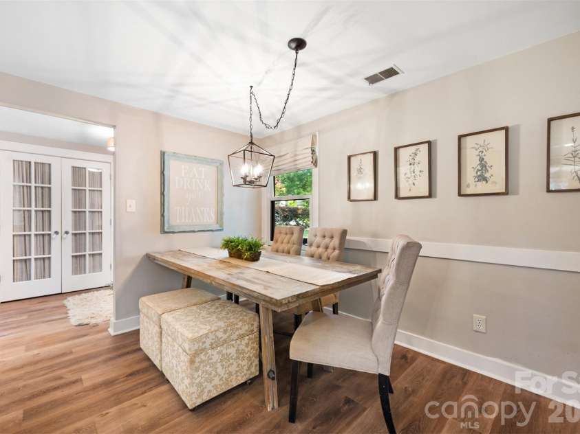5934 Tillery Drive, Charlotte, NC 28226.  MLS# CAR4417835, YatesRealty ID 47561. Dining area