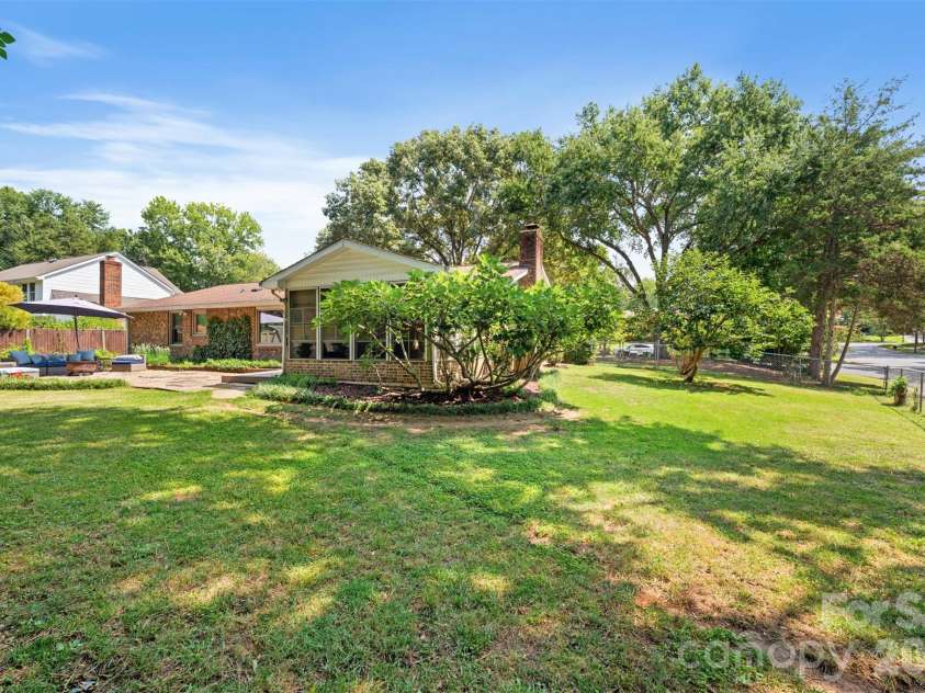 5934 Tillery Drive, Charlotte, NC 28226.  MLS# CAR4417835, YatesRealty ID 47561. Large, flat lot with great privacy
