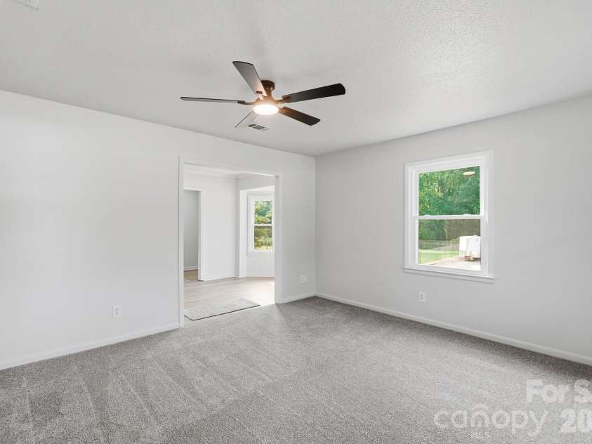 9933 Starwood Drive, Charlotte, NC 28215.  MLS# CAR4419071, YatesRealty ID 47562. 