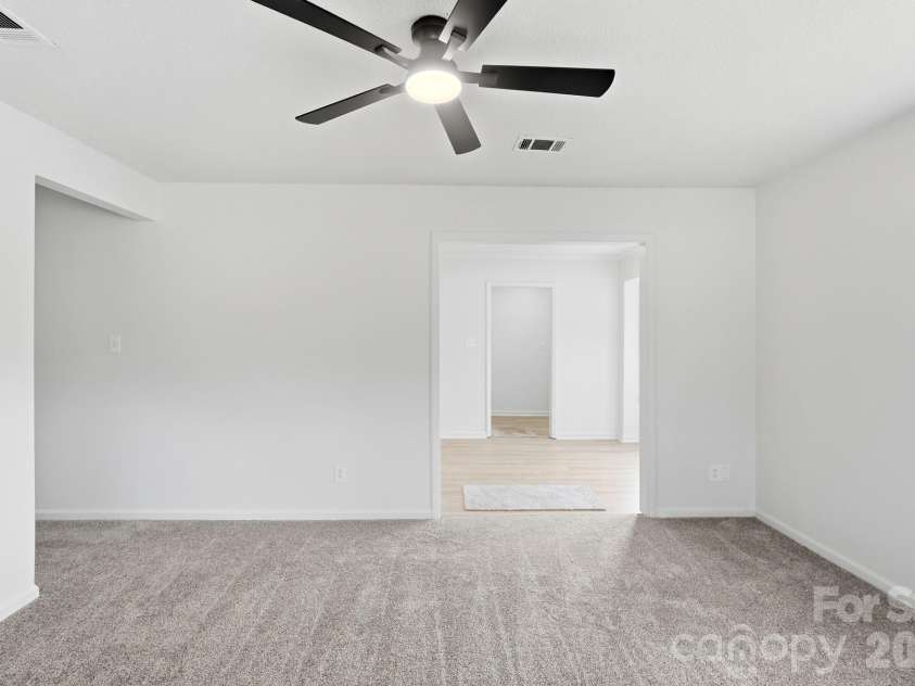 9933 Starwood Drive, Charlotte, NC 28215.  MLS# CAR4419071, YatesRealty ID 47562. 