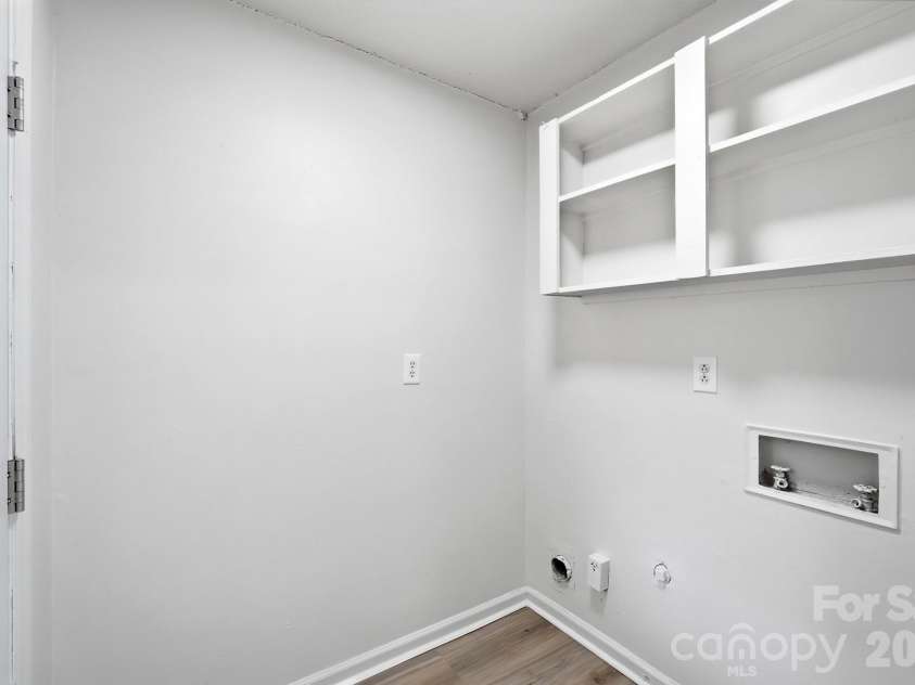 9933 Starwood Drive, Charlotte, NC 28215.  MLS# CAR4419071, YatesRealty ID 47562. 