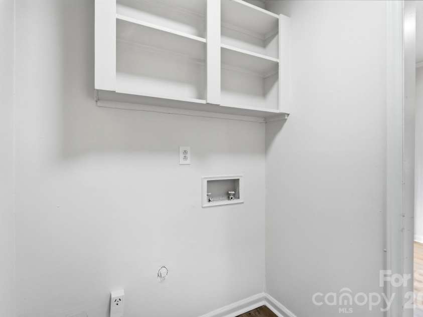 9933 Starwood Drive, Charlotte, NC 28215.  MLS# CAR4419071, YatesRealty ID 47562. 