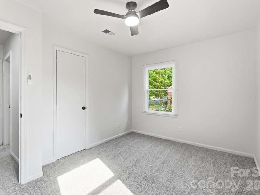 9933 Starwood Drive, Charlotte, NC 28215.  MLS# CAR4419071, YatesRealty ID 47562. 