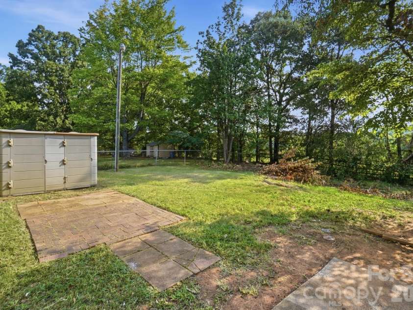 9933 Starwood Drive, Charlotte, NC 28215.  MLS# CAR4419071, YatesRealty ID 47562. 