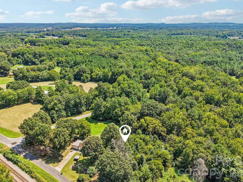 225 Hackett Street, Salisbury, NC 28144.  MLS# CAR4417657, YatesRealty ID 47568. 