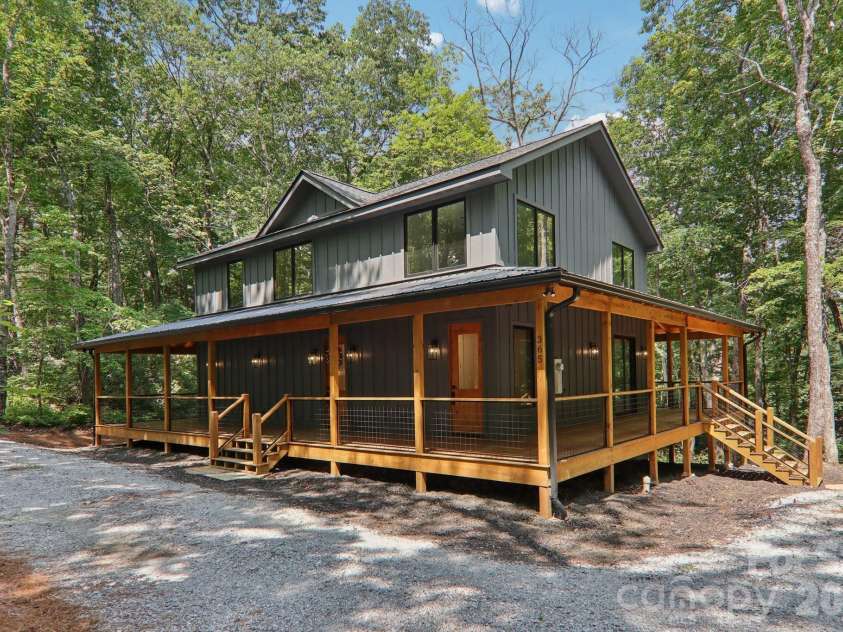 365 Cherokee Circle, Lake Toxaway, NC 28747.  MLS# CAR4400742, YatesRealty ID 4757. 