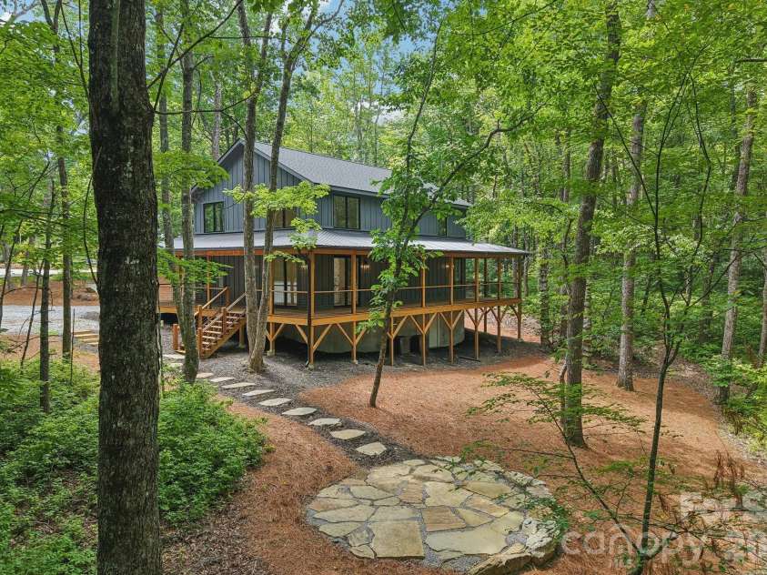 365 Cherokee Circle, Lake Toxaway, NC 28747.  MLS# CAR4400742, YatesRealty ID 4757. 