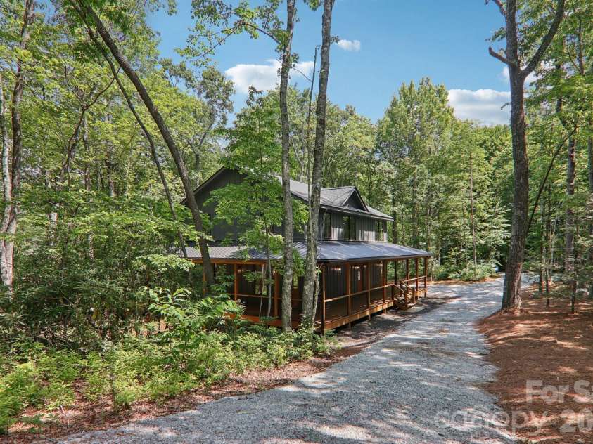 365 Cherokee Circle, Lake Toxaway, NC 28747.  MLS# CAR4400742, YatesRealty ID 4757. 