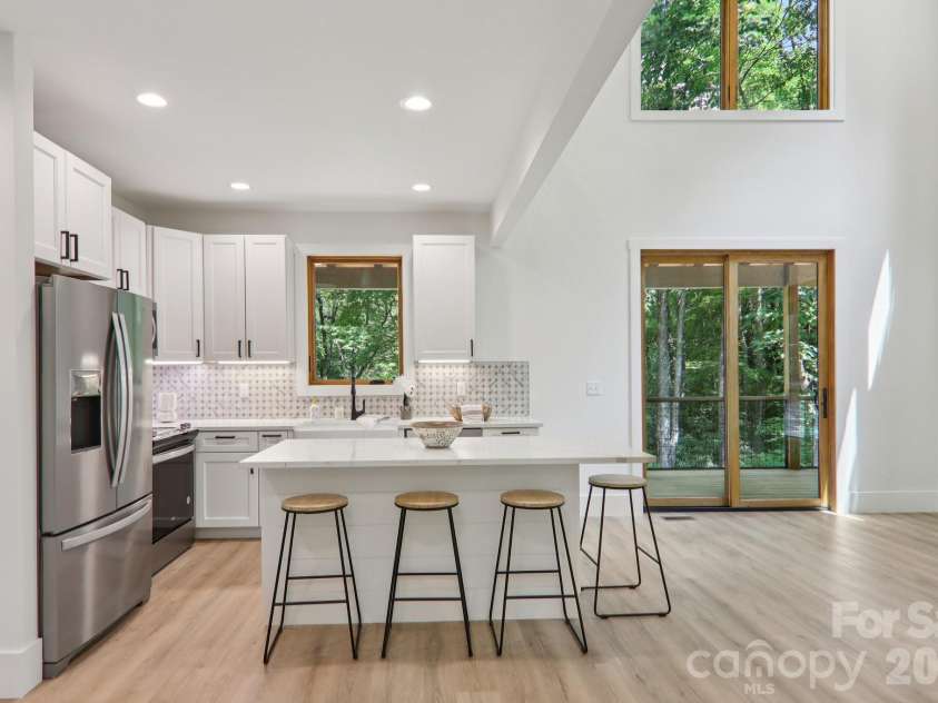 365 Cherokee Circle, Lake Toxaway, NC 28747.  MLS# CAR4400742, YatesRealty ID 4757. 