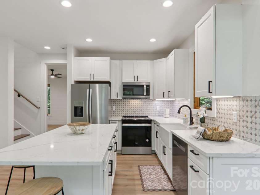 365 Cherokee Circle, Lake Toxaway, NC 28747.  MLS# CAR4400742, YatesRealty ID 4757. 