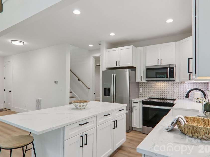 365 Cherokee Circle, Lake Toxaway, NC 28747.  MLS# CAR4400742, YatesRealty ID 4757. 