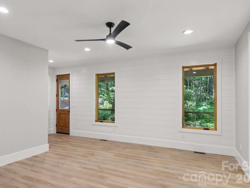 365 Cherokee Circle, Lake Toxaway, NC 28747.  MLS# CAR4400742, YatesRealty ID 4757. 