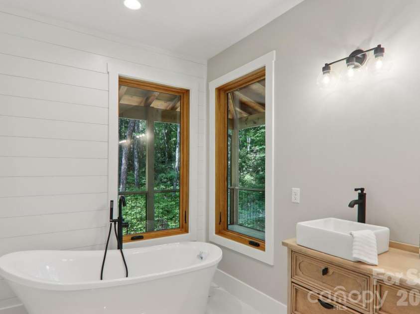 365 Cherokee Circle, Lake Toxaway, NC 28747.  MLS# CAR4400742, YatesRealty ID 4757. 