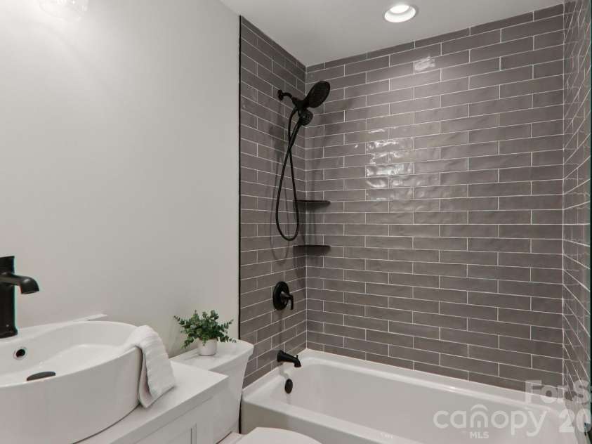 365 Cherokee Circle, Lake Toxaway, NC 28747.  MLS# CAR4400742, YatesRealty ID 4757. 