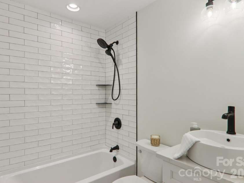 365 Cherokee Circle, Lake Toxaway, NC 28747.  MLS# CAR4400742, YatesRealty ID 4757. 