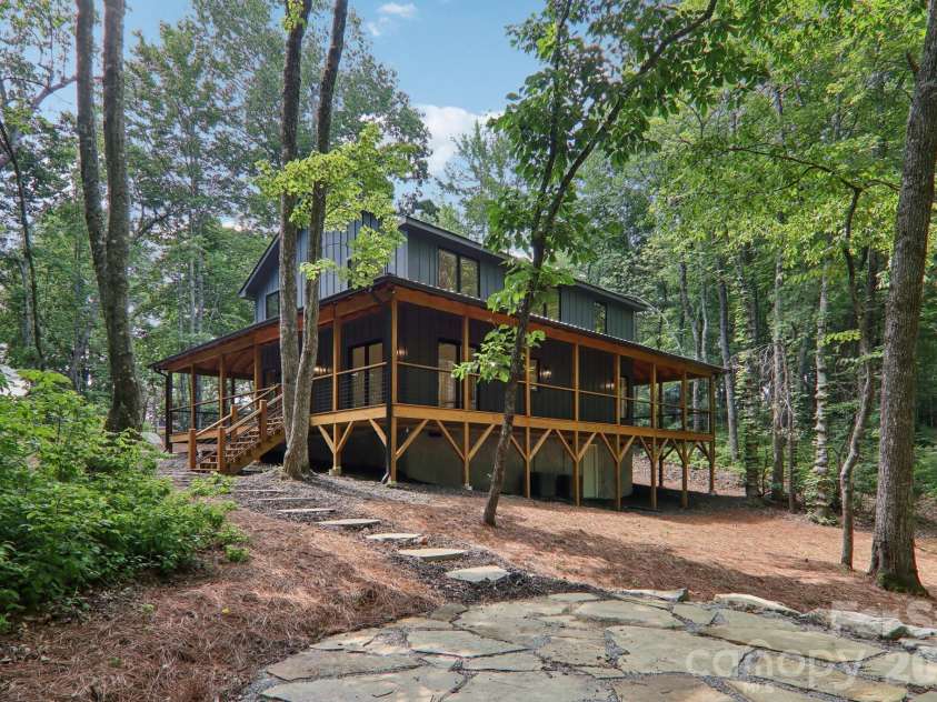 365 Cherokee Circle, Lake Toxaway, NC 28747.  MLS# CAR4400742, YatesRealty ID 4757. 