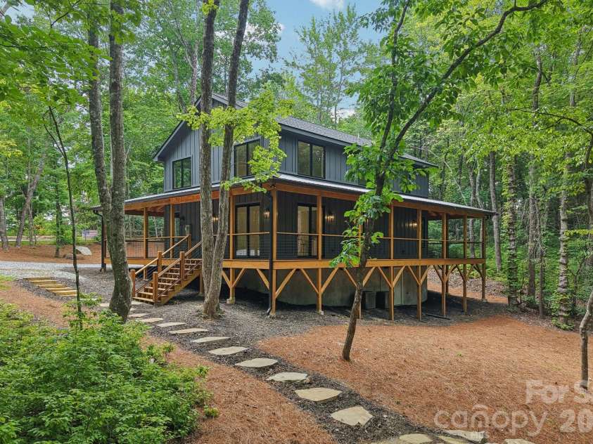 365 Cherokee Circle, Lake Toxaway, NC 28747.  MLS# CAR4400742, YatesRealty ID 4757. 