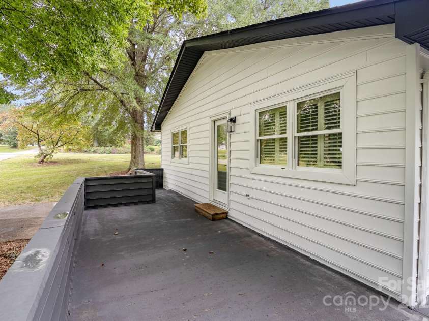 7407 Forney Hill Road, Denver, NC 28037.  MLS# CAR4222546, YatesRealty ID 4757. 2nd Side Porch