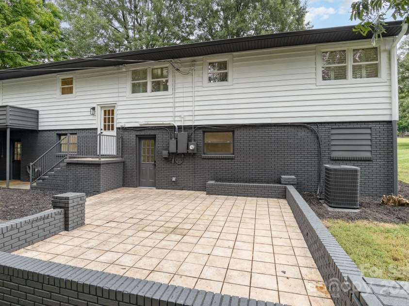 7407 Forney Hill Road, Denver, NC 28037.  MLS# CAR4222546, YatesRealty ID 4757. 