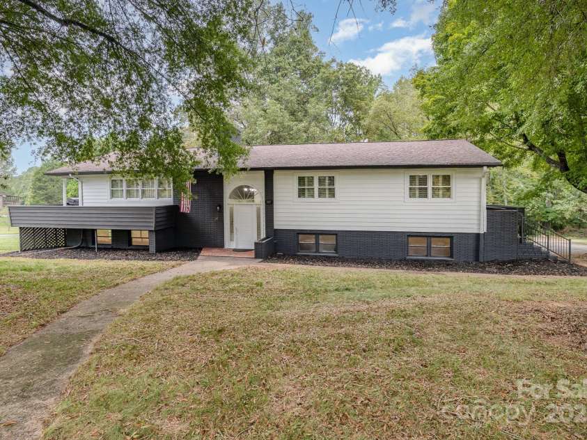 7407 Forney Hill Road, Denver, NC 28037.  MLS# CAR4222546, YatesRealty ID 4757. Front Elevation / originally a split level, but now has elevator to go between fllor