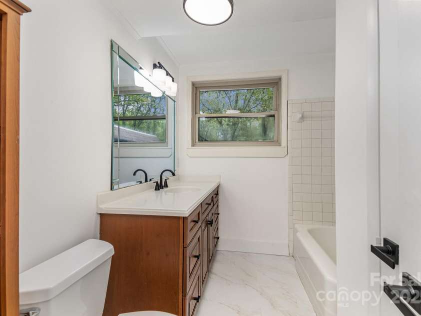 7407 Forney Hill Road, Denver, NC 28037.  MLS# CAR4222546, YatesRealty ID 4757. Lower level bath