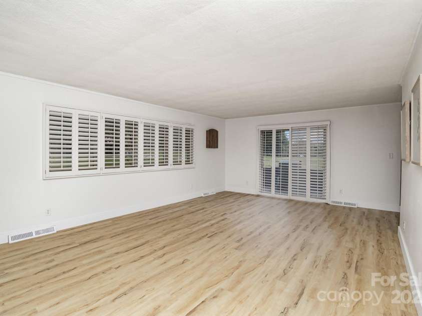 7407 Forney Hill Road, Denver, NC 28037.  MLS# CAR4222546, YatesRealty ID 4757. Main Level Living Room