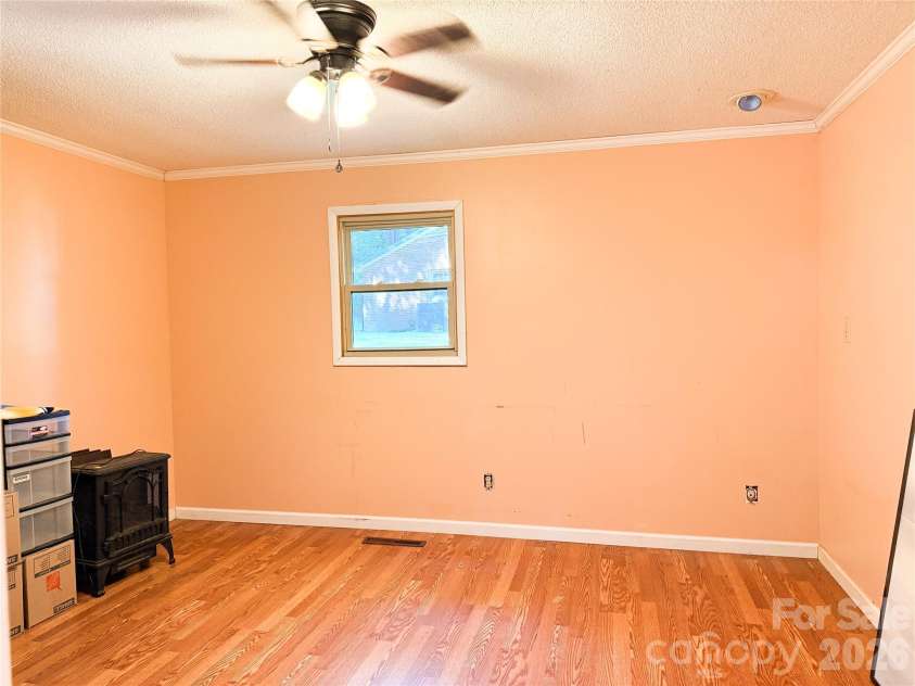 301 Starmount Drive, Statesville, NC 28677.  MLS# CAR4418408, YatesRealty ID 47574. 