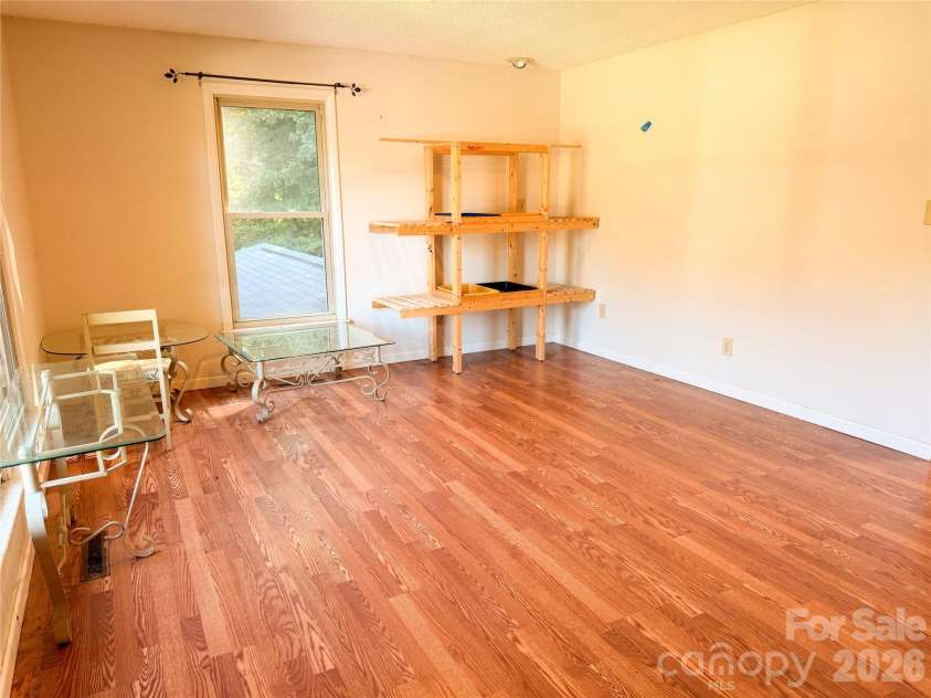 301 Starmount Drive, Statesville, NC 28677.  MLS# CAR4418408, YatesRealty ID 47574. 