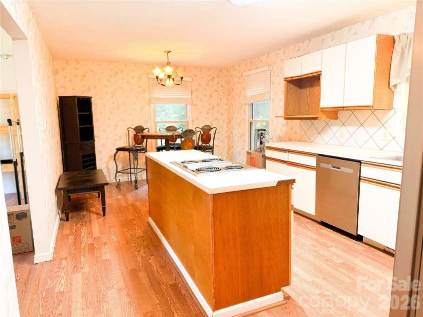 301 Starmount Drive, Statesville, NC 28677.  MLS# CAR4418408, YatesRealty ID 47574. 