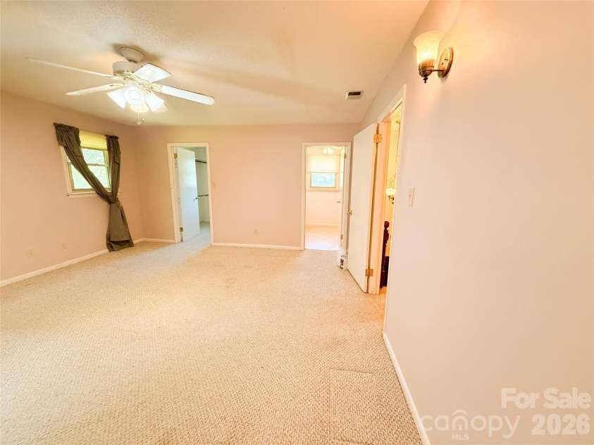 301 Starmount Drive, Statesville, NC 28677.  MLS# CAR4418408, YatesRealty ID 47574. 