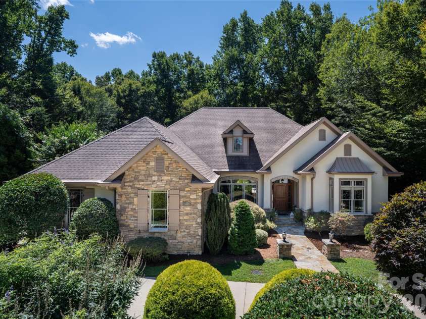 170 Cape Martin Circle, Hendersonville, NC 28791.  MLS# CAR4417853, YatesRealty ID 47575. 