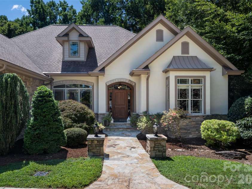 170 Cape Martin Circle, Hendersonville, NC 28791.  MLS# CAR4417853, YatesRealty ID 47575. 