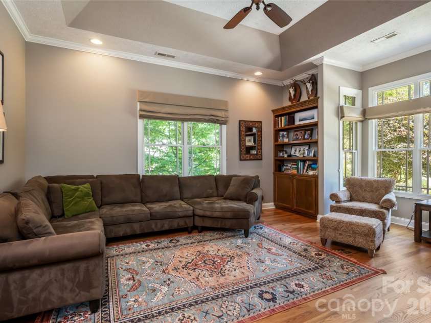 170 Cape Martin Circle, Hendersonville, NC 28791.  MLS# CAR4417853, YatesRealty ID 47575. 
