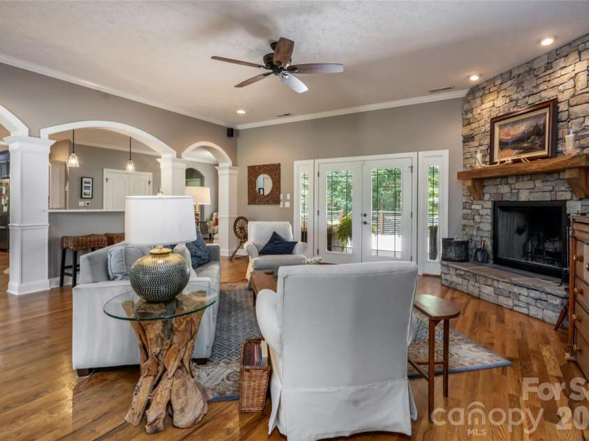 170 Cape Martin Circle, Hendersonville, NC 28791.  MLS# CAR4417853, YatesRealty ID 47575. 