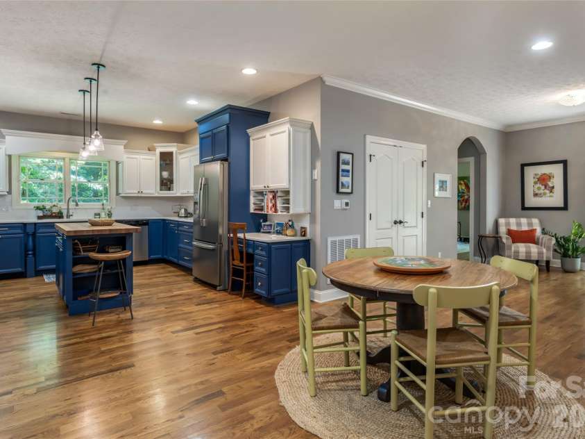 170 Cape Martin Circle, Hendersonville, NC 28791.  MLS# CAR4417853, YatesRealty ID 47575. 