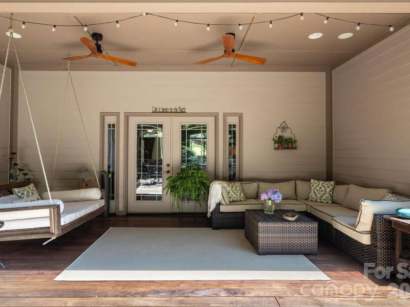 170 Cape Martin Circle, Hendersonville, NC 28791.  MLS# CAR4417853, YatesRealty ID 47575. 