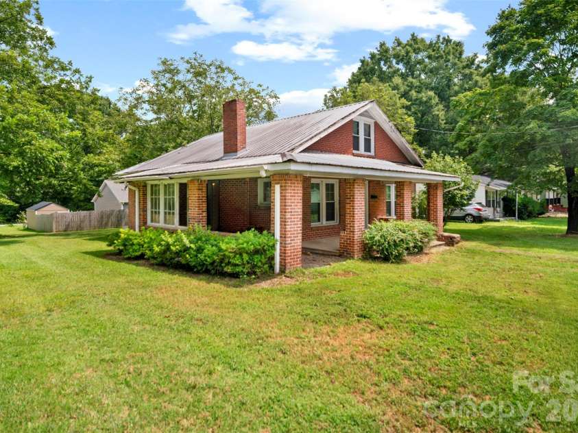 116 Whitesides Street, Cherryville, NC 28021.  MLS# CAR4419173, YatesRealty ID 47576. 