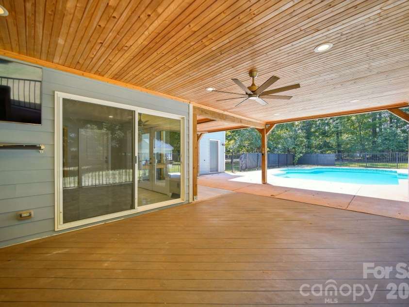 5225 Mayhew Country Drive, Mint Hill, NC 28227.  MLS# CAR4419297, YatesRealty ID 47577. 